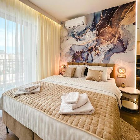 Waterfront Luxury Suites Belgrade Exterior photo