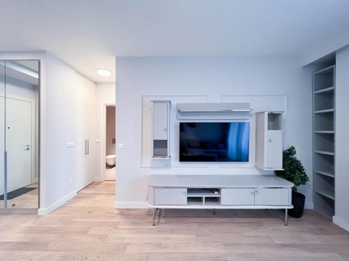 Waterfront Luxury Suites Belgrade Exterior photo